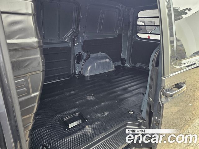 Hyundai Staria Cargo 3-Seater Smart 2022 — фото 10