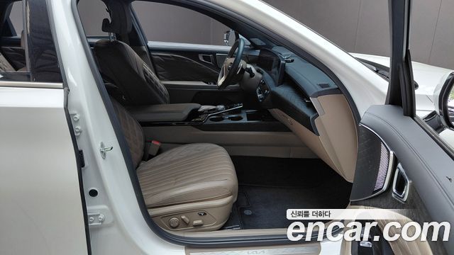 Kia K8 2.5 Gasoline 2WD Signature 2023 — фото 26