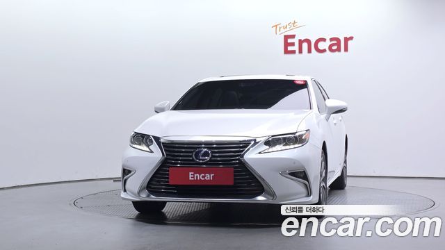 Lexus ES300h Supreme XV60 2018 — фото 3