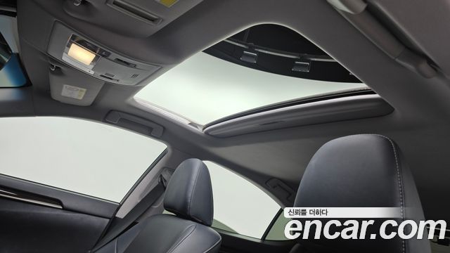 Lexus ES300h Supreme XV60 2018 — фото 29