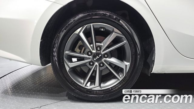 Kia K3 (II) 1.6 Prestige 2022 — фото 21