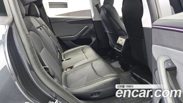 Tesla Model Y RWD 2025 — фото 11