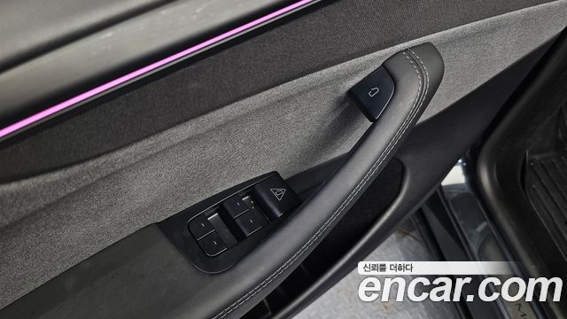 Tesla Model Y RWD 2025 — фото 13