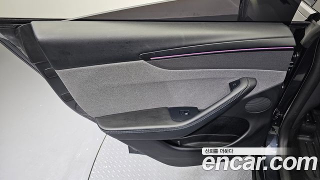 Tesla Model Y RWD 2025 — фото 25