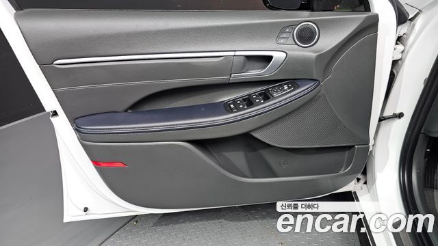 Hyundai Sonata The Edge (DN8) 1.6 Turbo Exclusive 2024 — фото 24