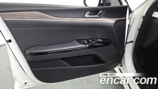 Kia K5 (III) 2.0 LPI Noblesse 2021 — фото 30