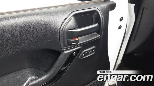 Jeep Wrangler (JK) 3.6 Winter Edition 2017 — фото 23