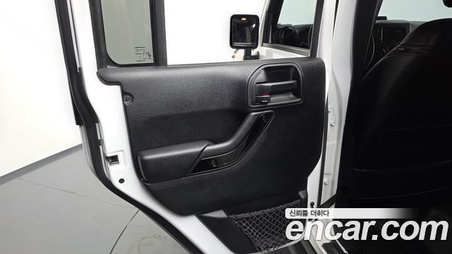 Jeep Wrangler (JK) 3.6 Winter Edition 2017 — фото 31