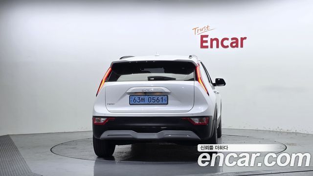 Kia Niro EV Air 2023 — фото 4