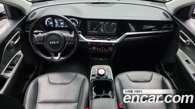 Kia Niro Plus Air 2023 — фото 7