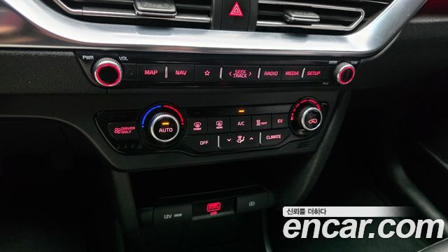 Kia Niro Plus Air 2023 — фото 17