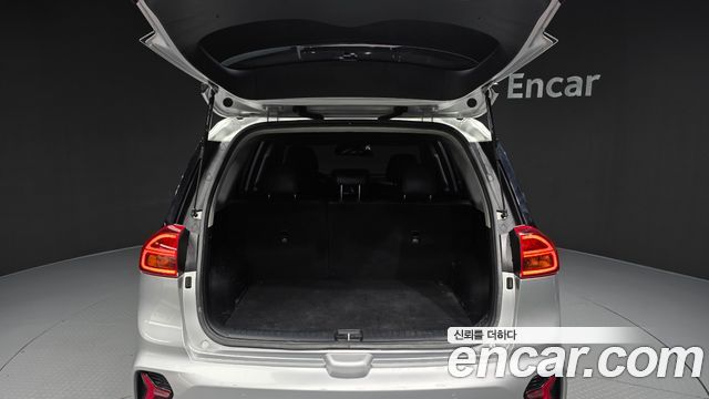 Kia Niro Plus Air 2023 — фото 20