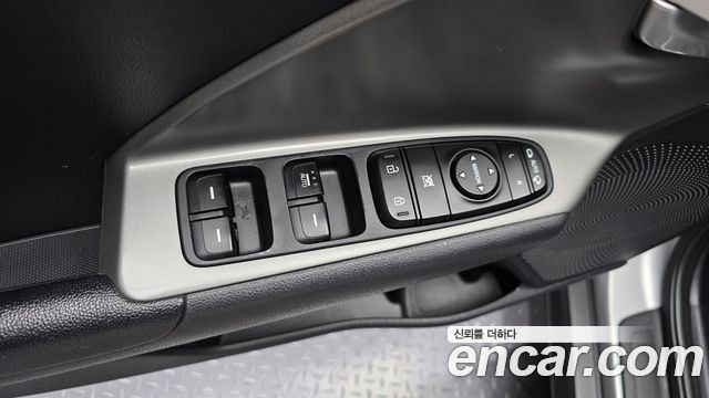 Kia Niro Plus Air 2023 — фото 28