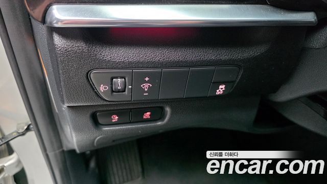 Kia Niro Plus Air 2023 — фото 29