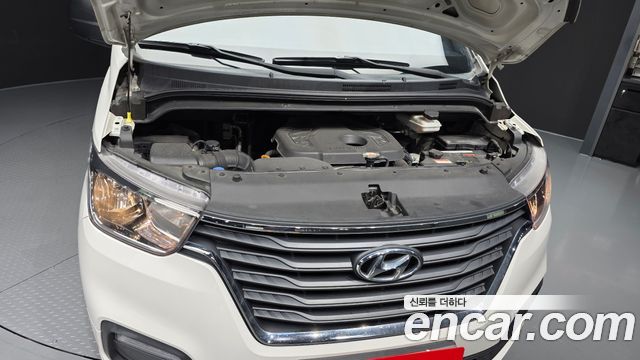 Hyundai Grand Starex Van 3-Seater Smart 2021 — фото 6