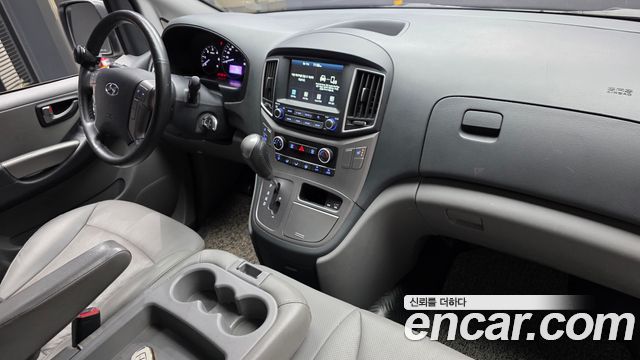 Hyundai Grand Starex Van 3-Seater Smart 2021 — фото 7