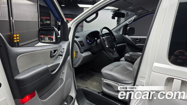 Hyundai Grand Starex Van 3-Seater Smart 2021 — фото 10