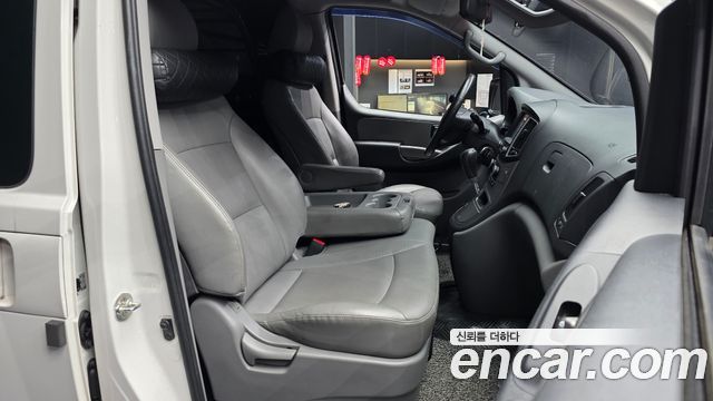 Hyundai Grand Starex Van 3-Seater Smart 2021 — фото 15