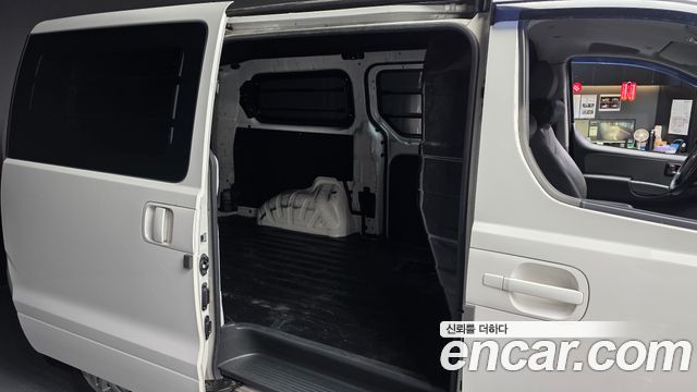 Hyundai Grand Starex Van 3-Seater Smart 2021 — фото 16