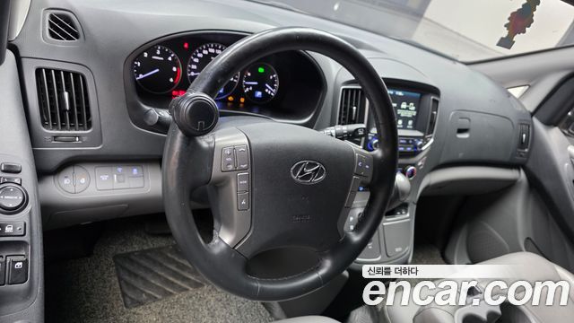 Hyundai Grand Starex Van 3-Seater Smart 2021 — фото 17