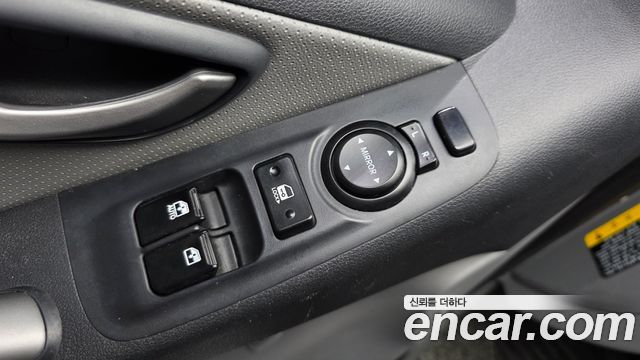 Hyundai Grand Starex Van 3-Seater Smart 2021 — фото 21