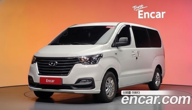 Hyundai Grand Starex Van 3-Seater Smart