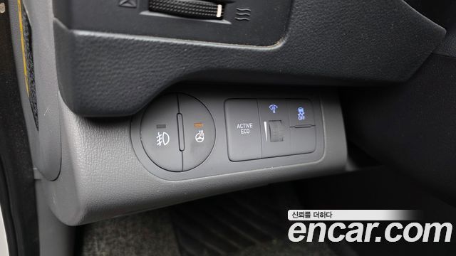 Hyundai Grand Starex Van 3-Seater Smart 2021 — фото 35