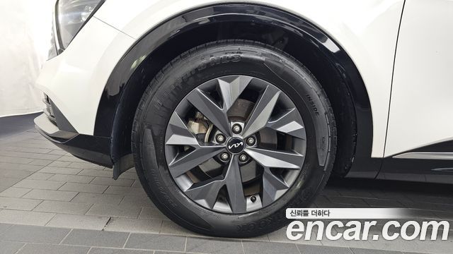 Kia Sportage (V) Diesel 2.0 2WD Nobleless 2023 — фото 5