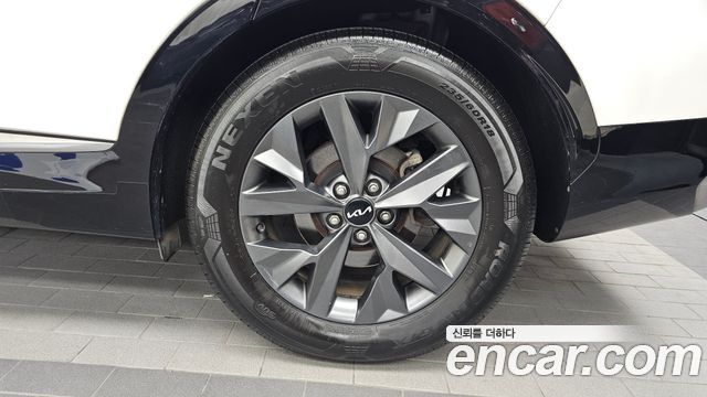 Kia Sportage (V) Diesel 2.0 2WD Nobleless 2023 — фото 21