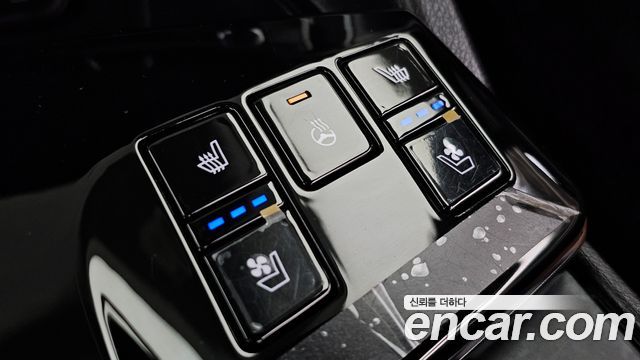 Kia Sportage (V) Diesel 2.0 2WD Nobleless 2023 — фото 33
