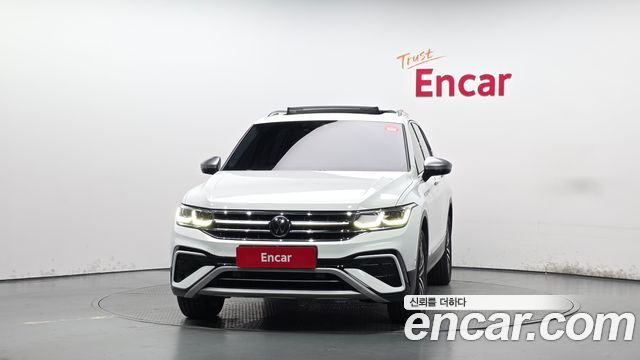 Volkswagen Tiguan Allspace 2.0 TSI Prestige 2023 — фото 3