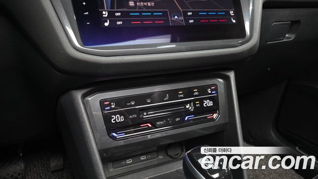 Volkswagen Tiguan Allspace 2.0 TSI Prestige 2023 — фото 17