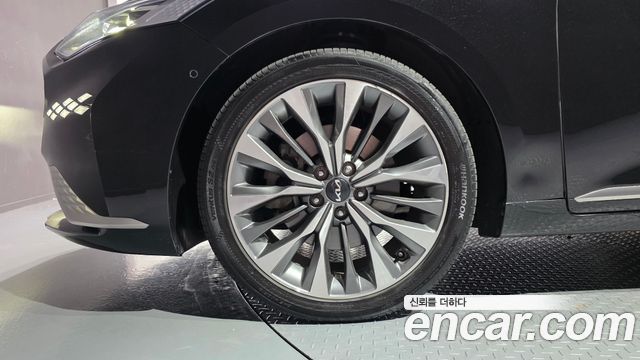Kia K8 2.5 Gasoline 2WD Noblesse 2022 — фото 5