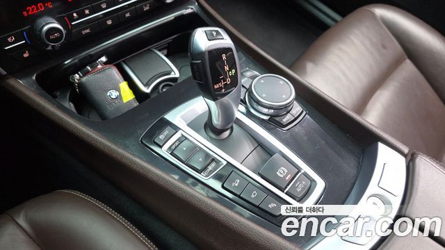 BMW 5 Series GT (F07) GT xDrive 2015 — фото 9