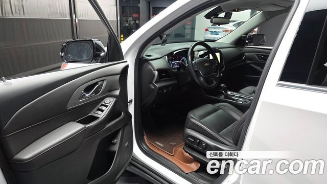 Chevrolet Traverse 3.6 AWD LT Leather Premium 2020 — фото 10