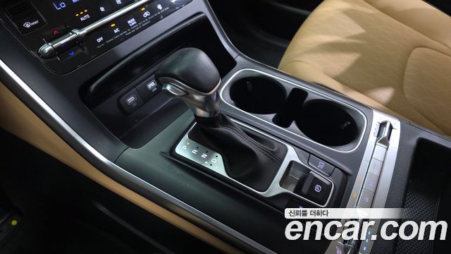 Kia Carnival (IV) Gasoline 9-Seater Prestige 2023 — фото 9