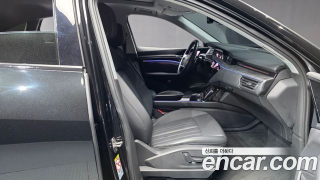 Audi e-tron 50 Quattro Sportback 2021 — фото 11
