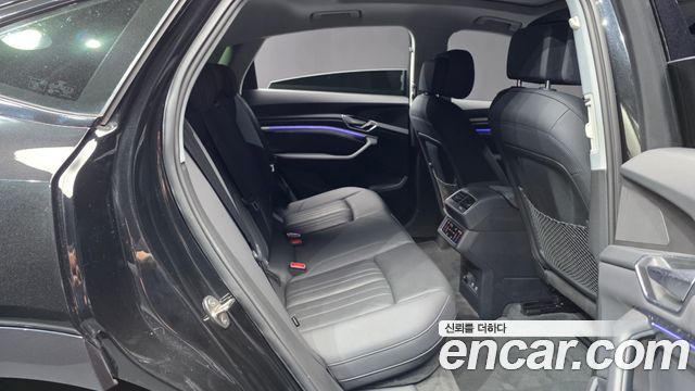 Audi e-tron 50 Quattro Sportback 2021 — фото 12