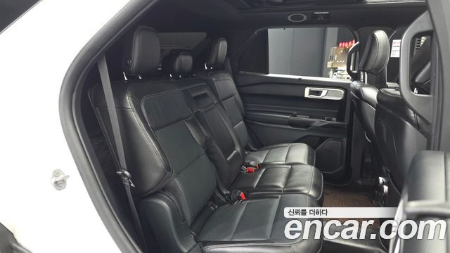 Ford Explorer (VI) 2.3 LimIted 4WD 2020 — фото 12