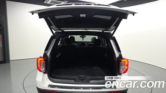 Ford Explorer (VI) 2.3 LimIted 4WD 2020 — фото 20