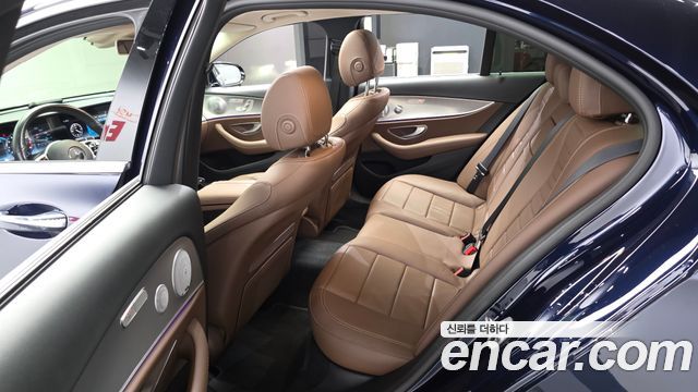 Mercedes-Benz E-Class (W213) E300 4MATIC AMG Line 2020 — фото 11