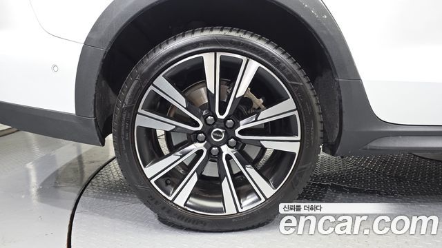 Volvo V60 Cross Country (II) B5 Pro AWD 2022 — фото 5
