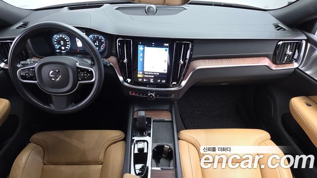 Volvo V60 Cross Country (II) B5 Pro AWD 2022 — фото 7