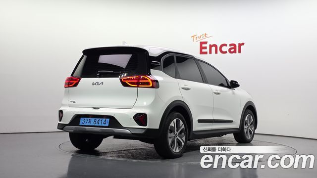 Kia Niro Plus Air 2023 — фото 2