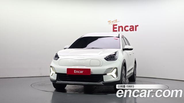 Kia Niro Plus Air 2023 — фото 3
