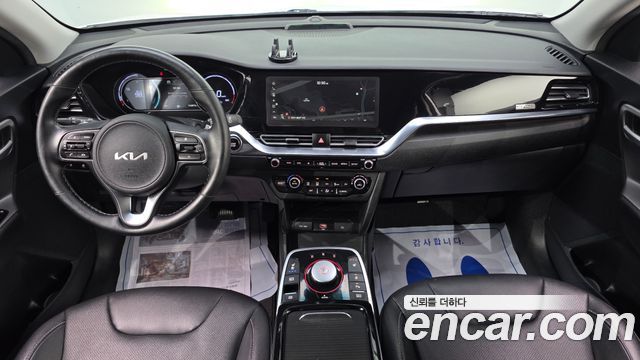 Kia Niro Plus Air 2023 — фото 7