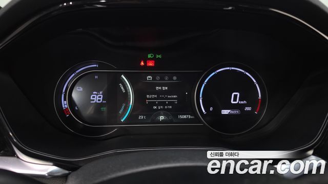 Kia Niro Plus Air 2023 — фото 8
