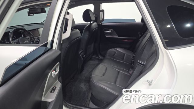 Kia Niro Plus Air 2023 — фото 11