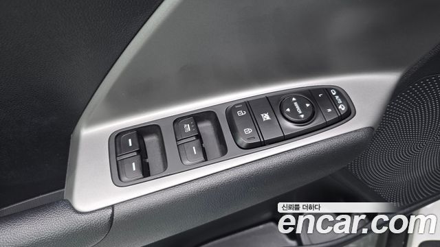 Kia Niro Plus Air 2023 — фото 12