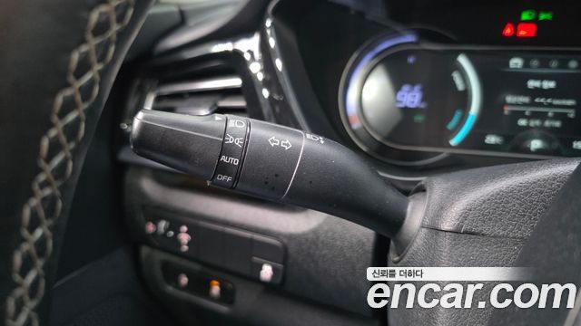 Kia Niro Plus Air 2023 — фото 15